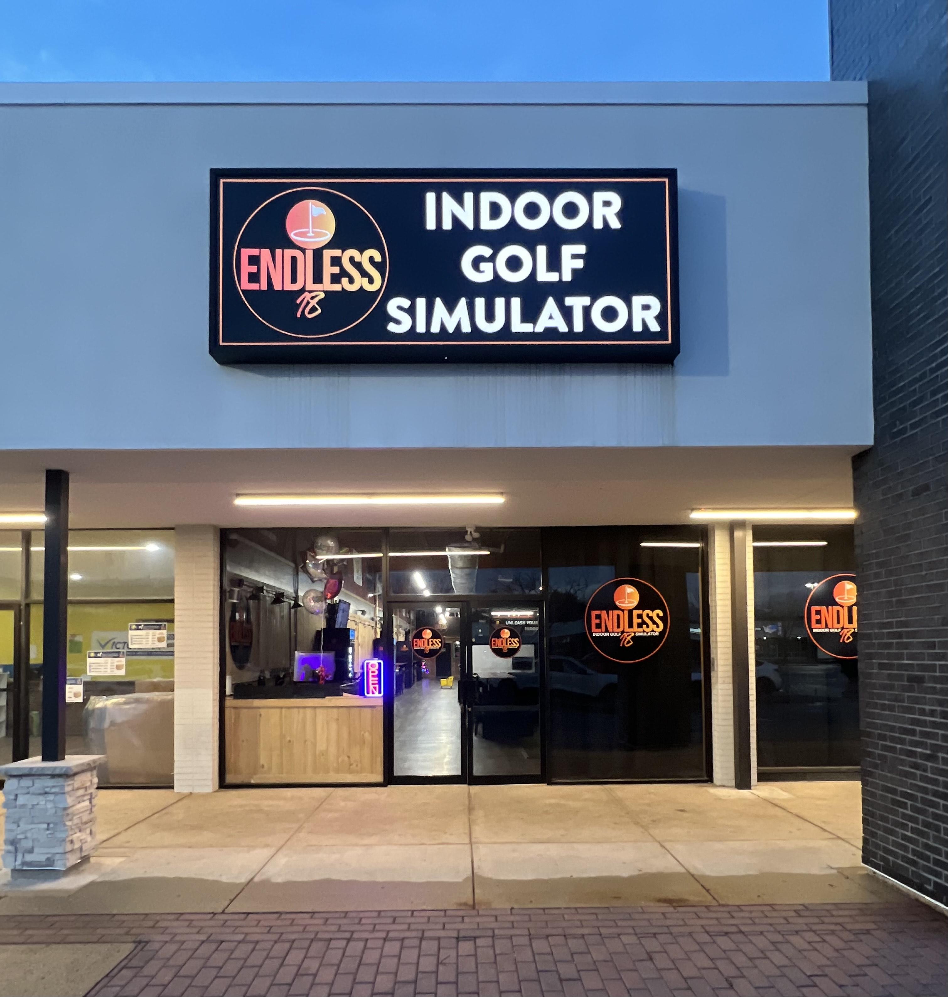 Private indoor golf simulator bay at Endless 18